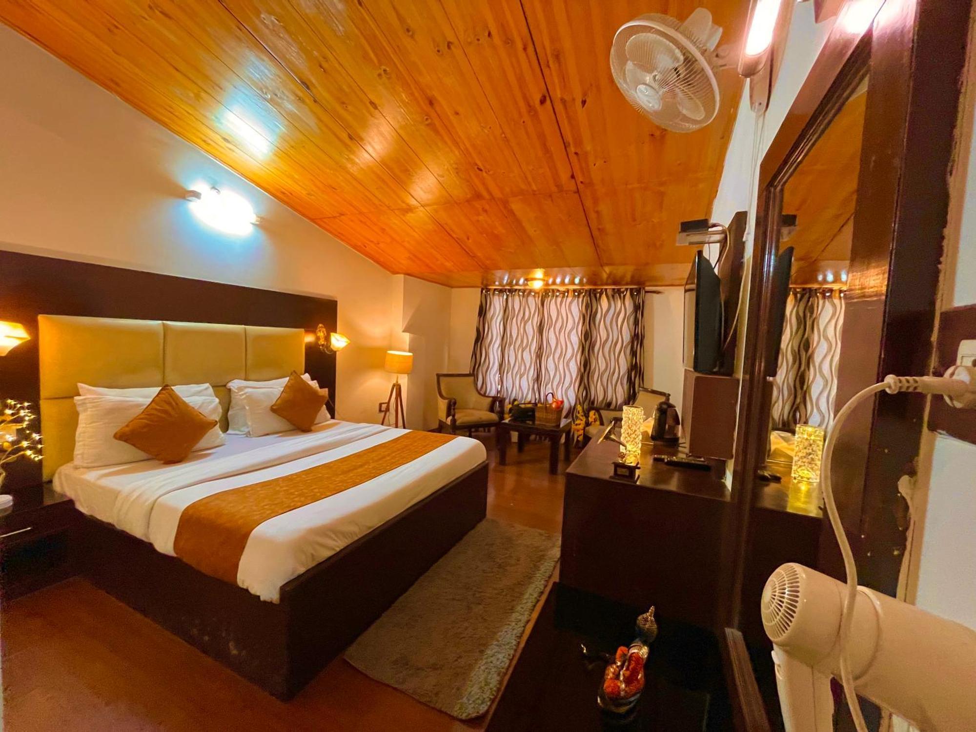 Hotel Midtown Manali Eksteriør billede
