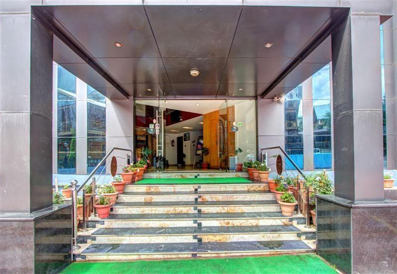 Hotel Midtown Manali Eksteriør billede