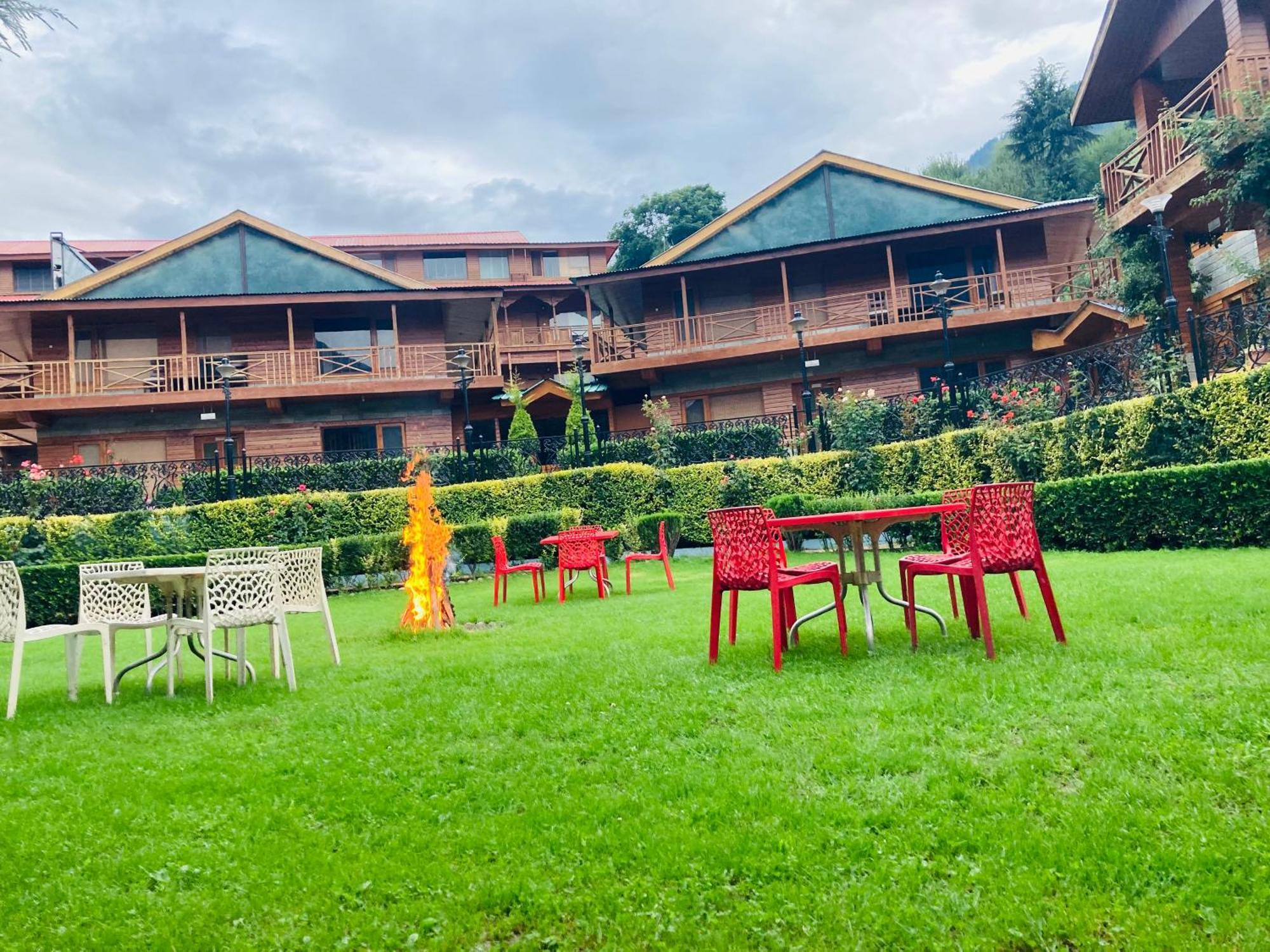 Hotel Midtown Manali Eksteriør billede