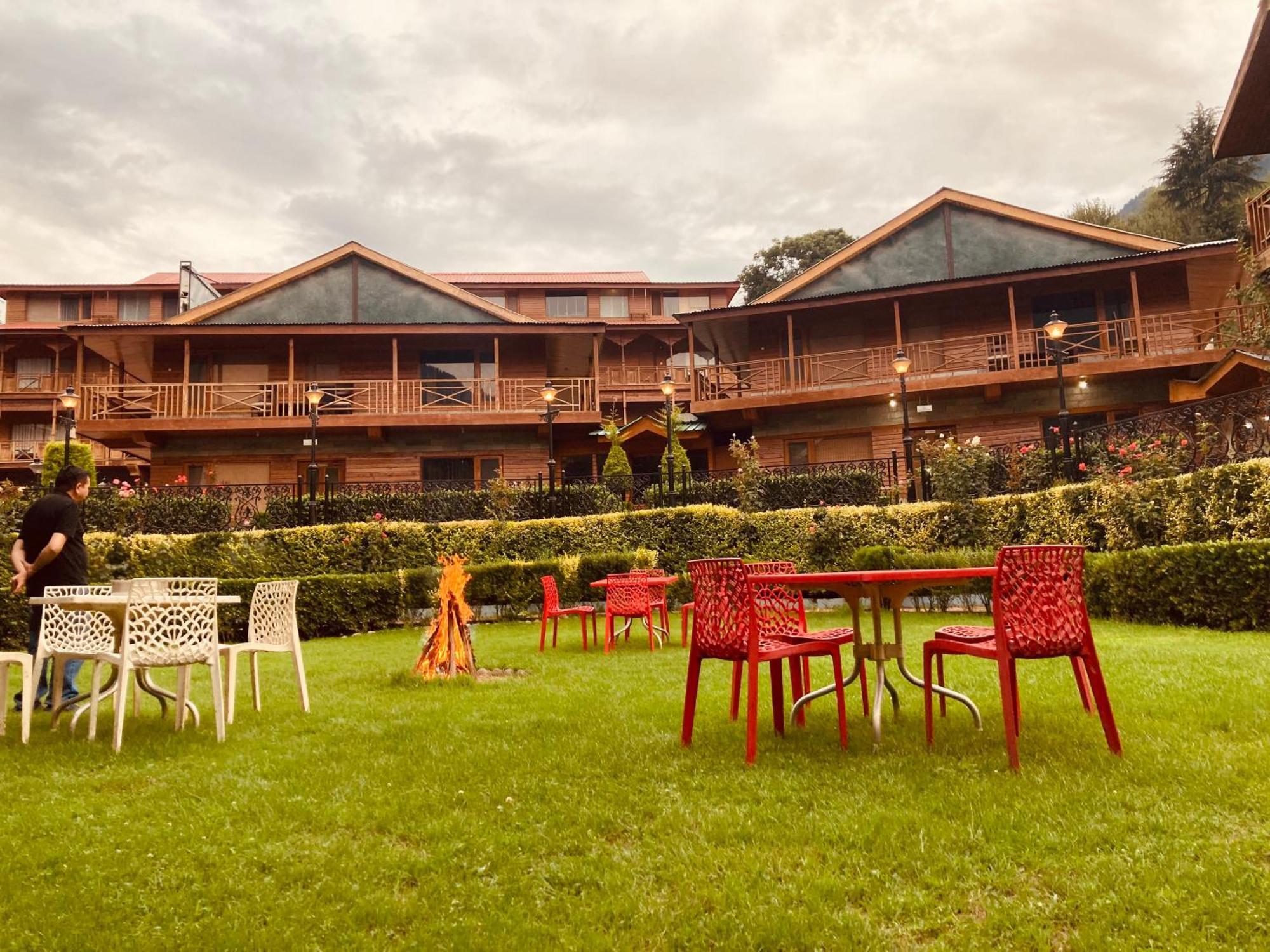 Hotel Midtown Manali Eksteriør billede