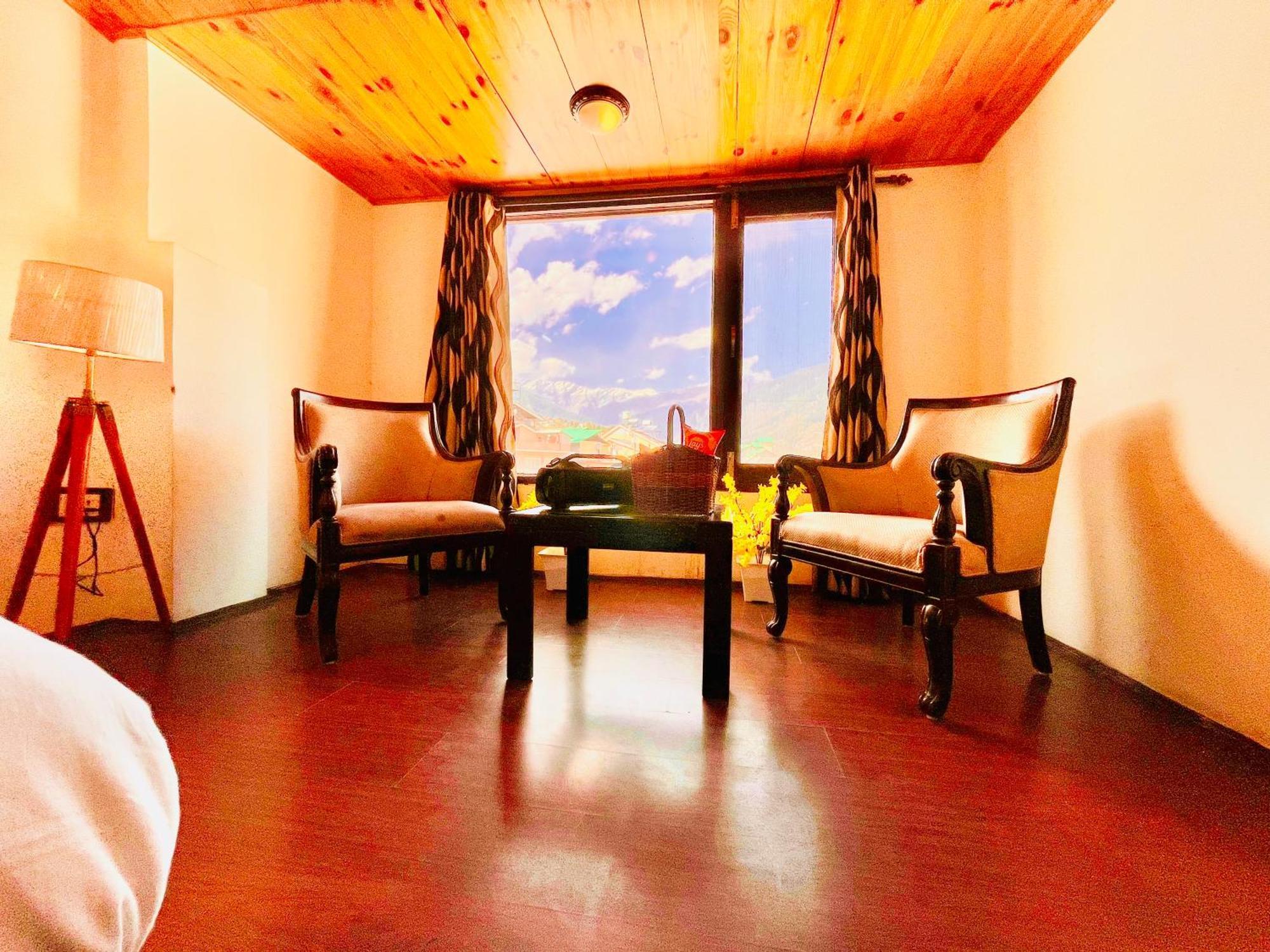 Hotel Midtown Manali Eksteriør billede