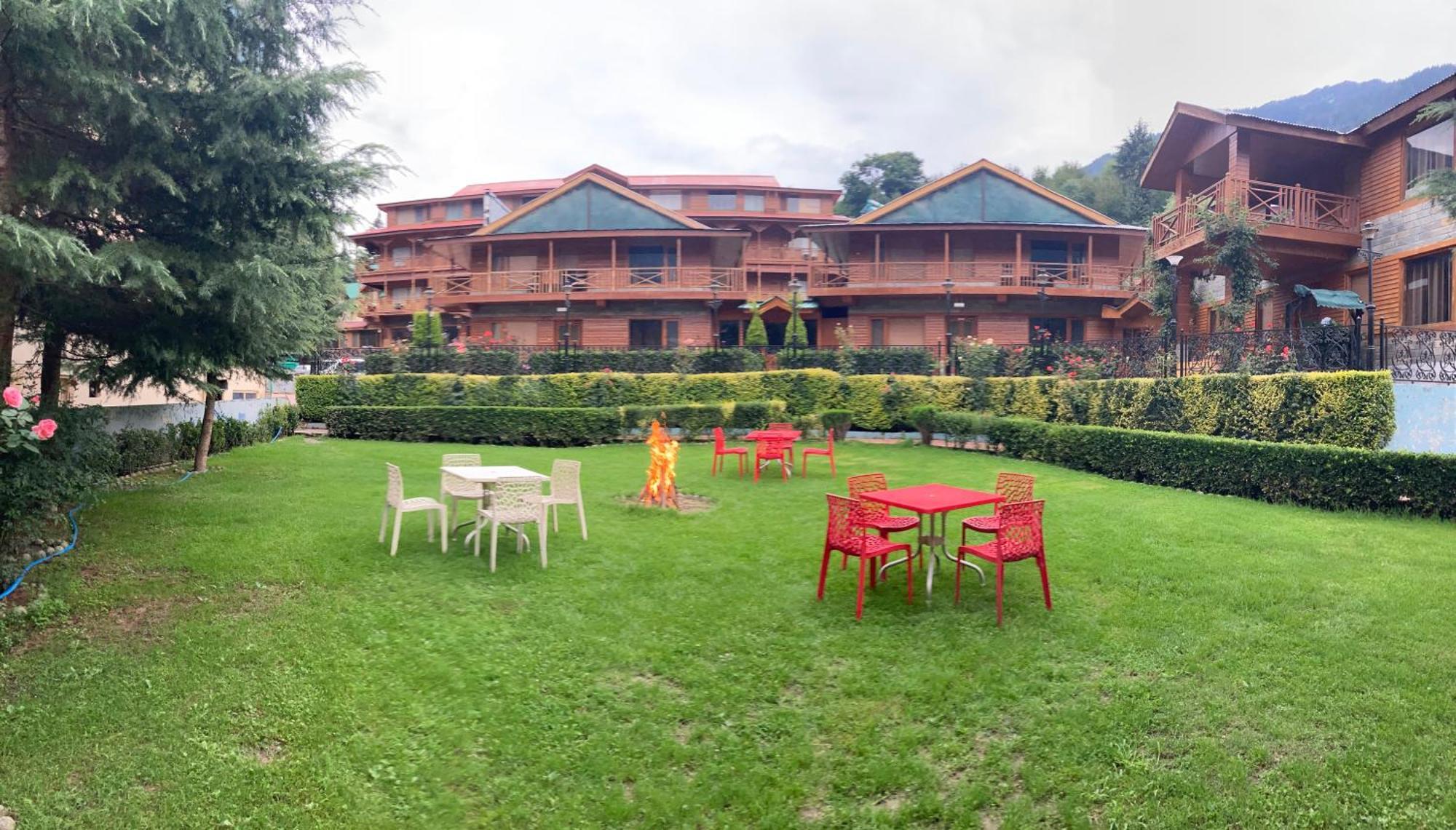 Hotel Midtown Manali Eksteriør billede