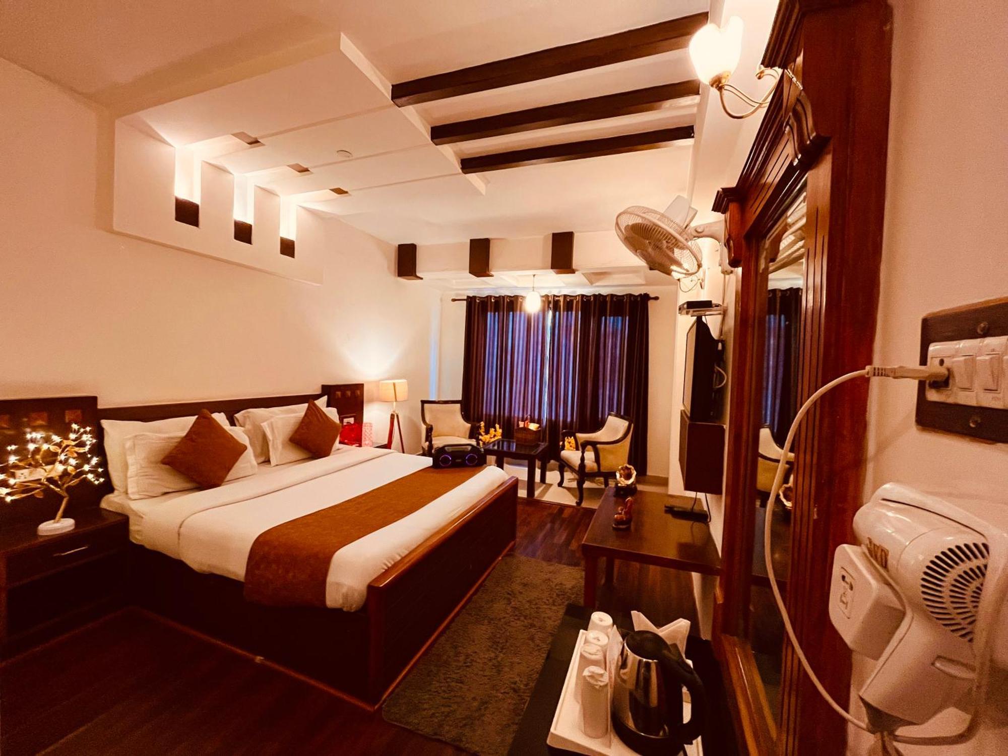Hotel Midtown Manali Eksteriør billede
