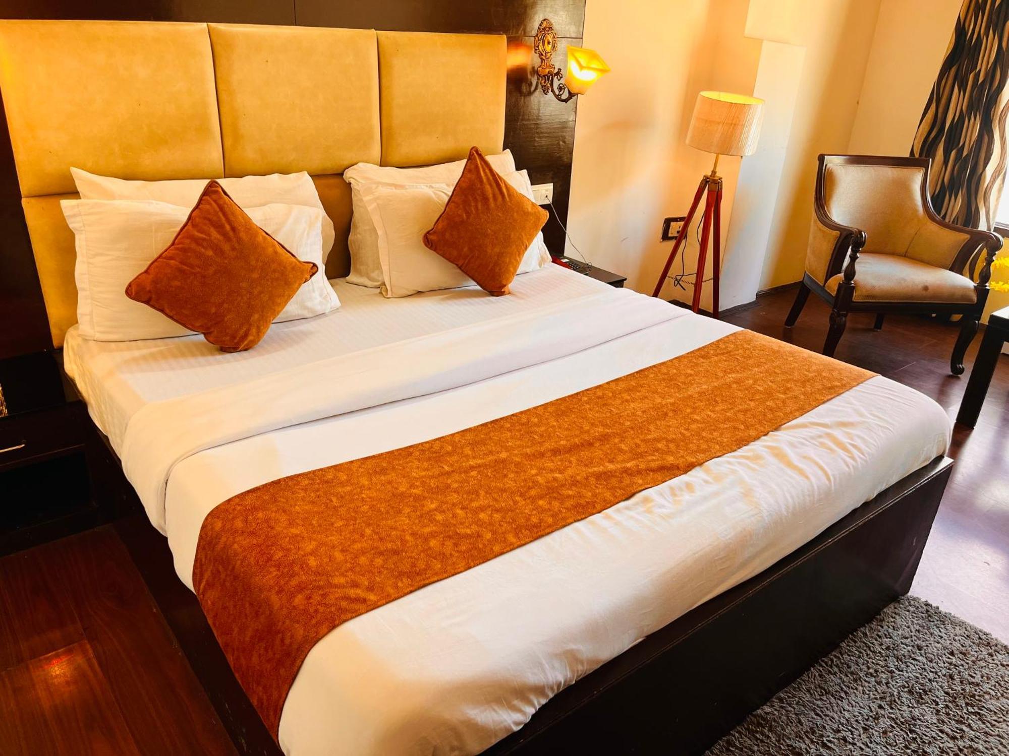 Hotel Midtown Manali Eksteriør billede